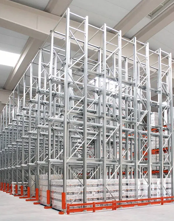 Estructura de racks Drive-In para almacenamiento de pallets de alta densidad