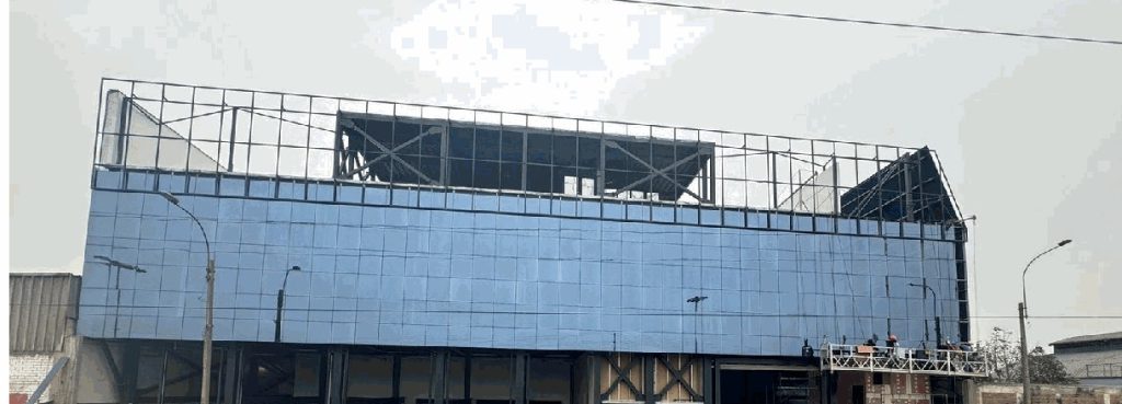 Instalación de muro cortina con sistema Stick en estructura metálica LOGICORP